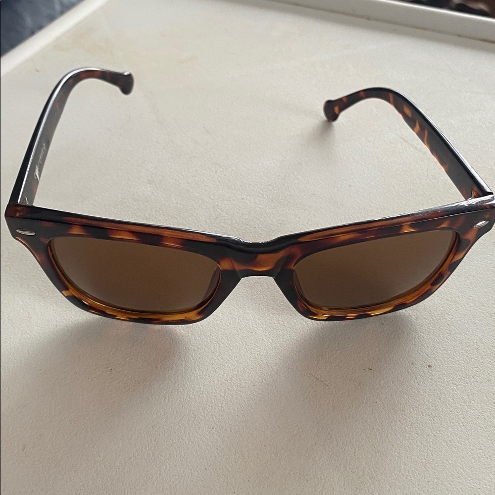 Converse Tortoise Shell Sunglasses - Picture 5 of 5